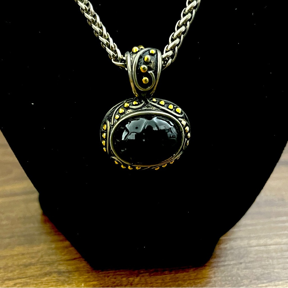 Black Pendant Necklace - So Elegant!